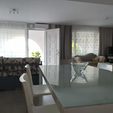 Holiday home Marigeo Garden House
